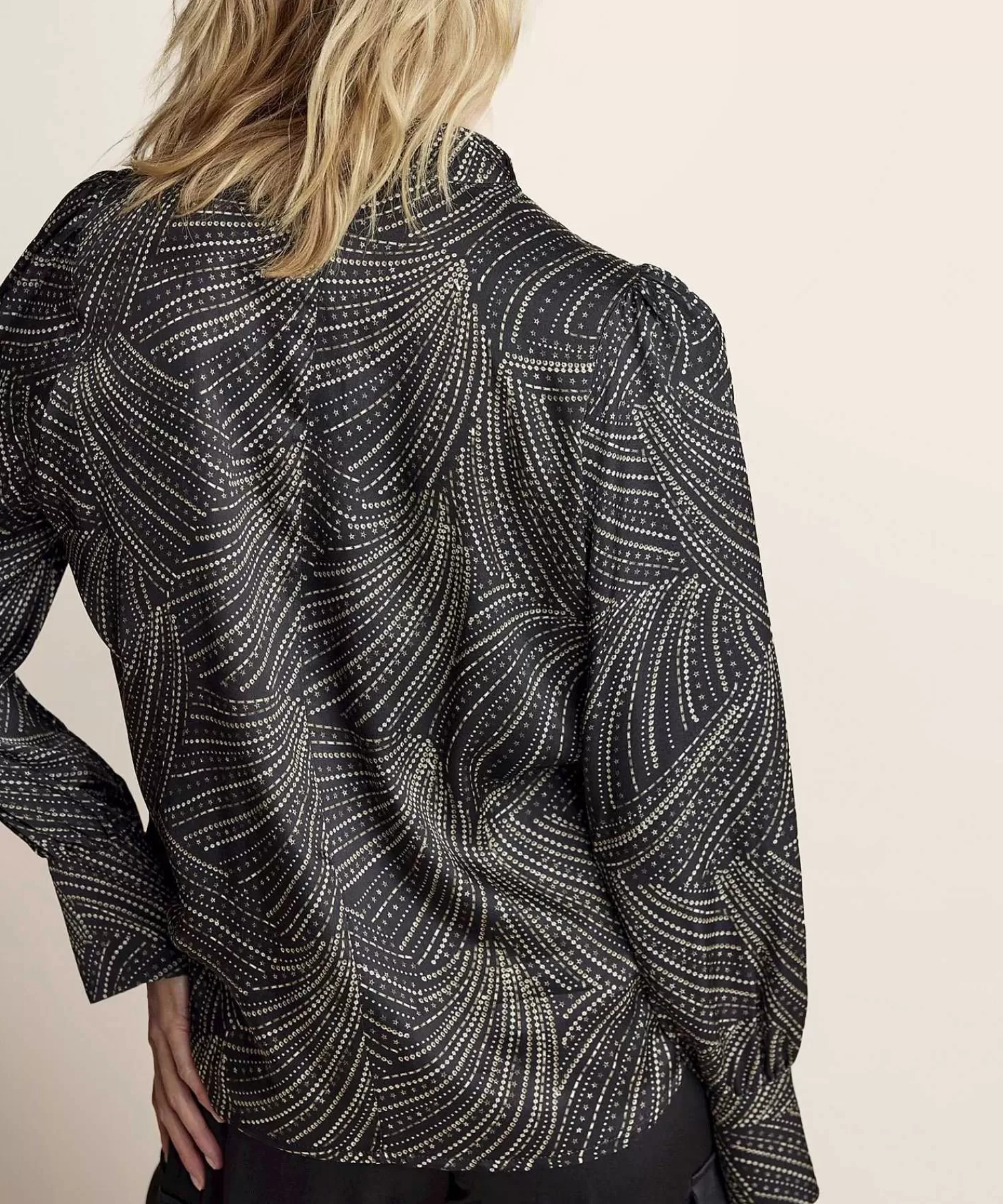 Summum Blusa Sedosa Con Cuello Anudado Y Estampado Discount