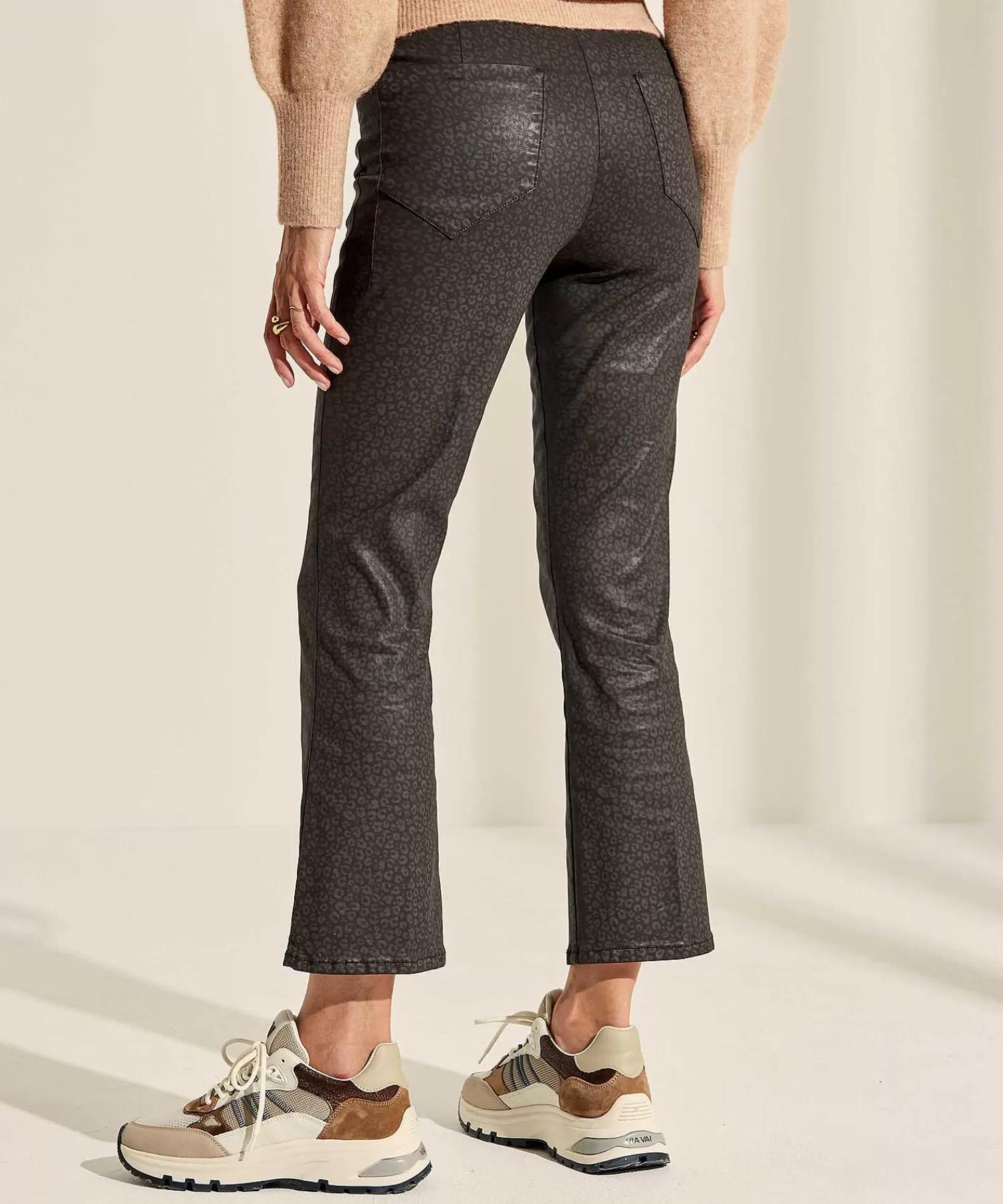 Brax Pantalon Revestido Estampado Pantera Maron S Outlet