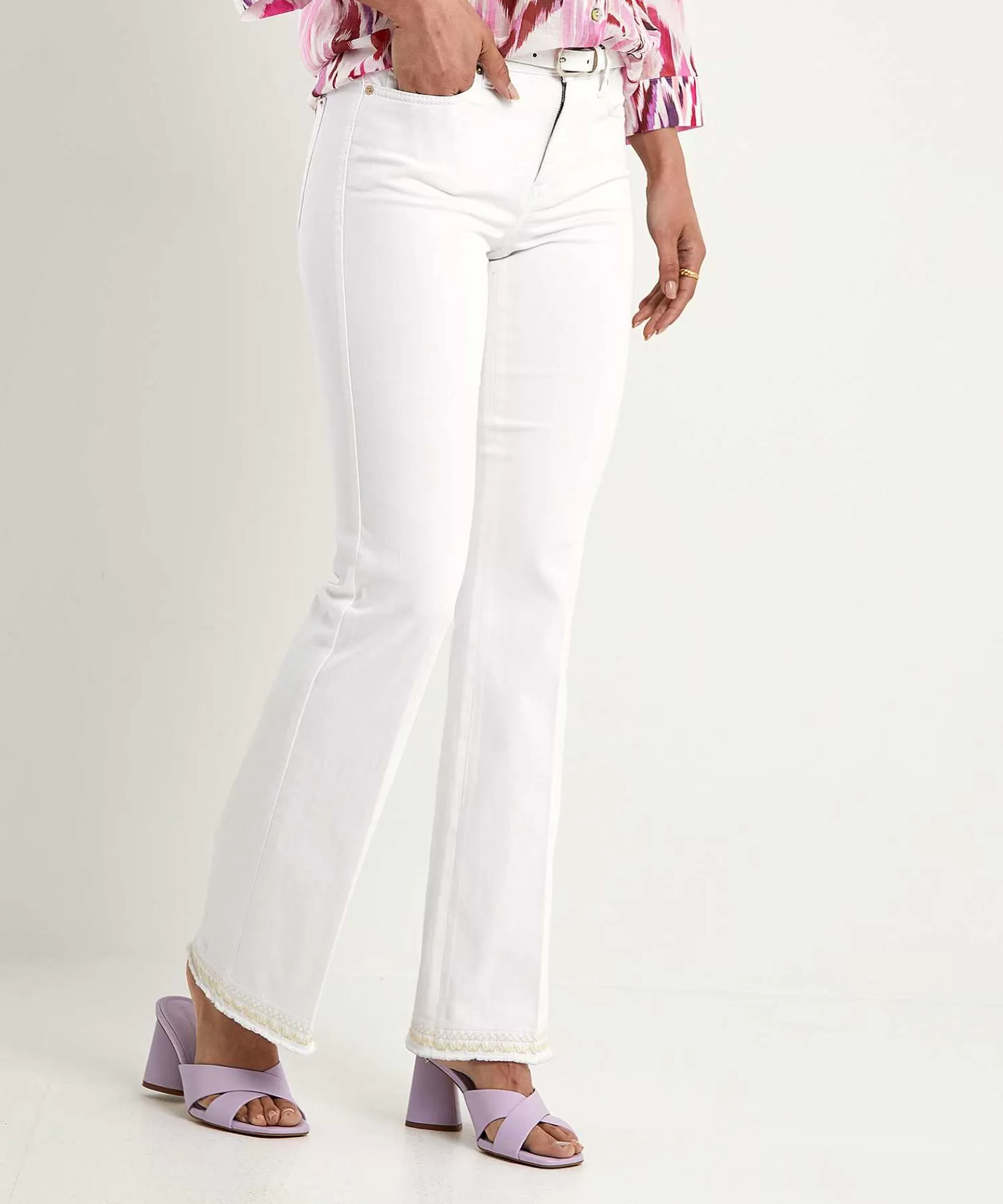 Cambio Jeans Acampanados Bordado Paris Discount