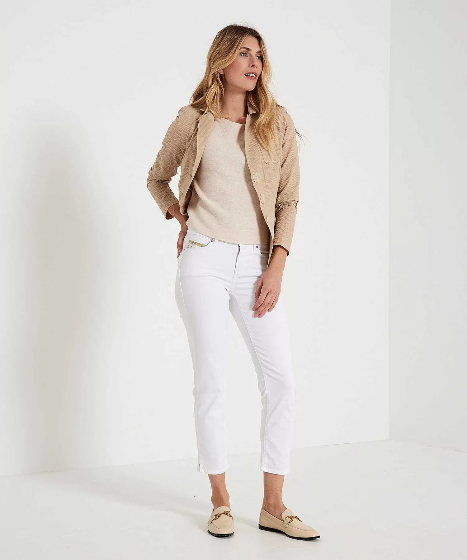 Cambio Pantalones Cropped Detalle De Pedreria Piper Best