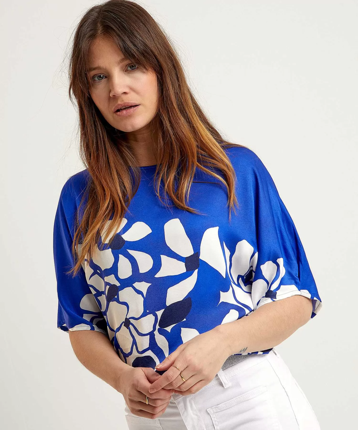 Caroline Biss Blusa Sedosa Flor Fashion