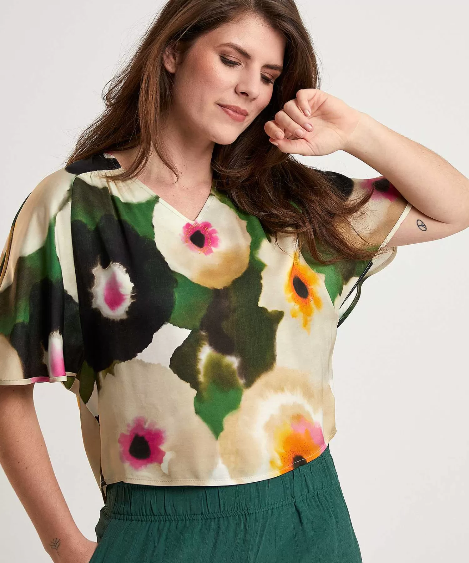 Caroline Biss Blusa Sedosa Flor Fantasia Online