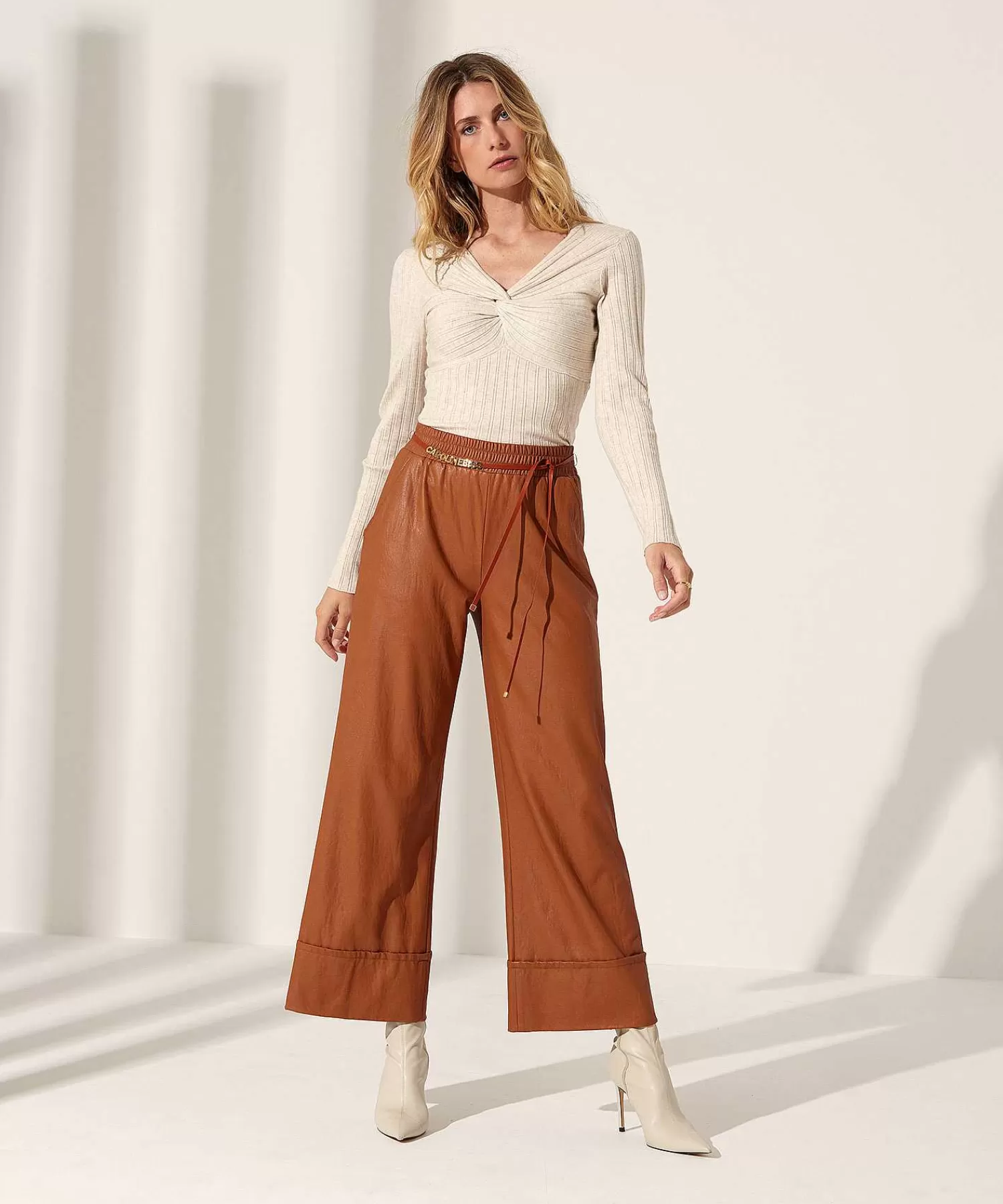 OUI Jersey Con Cuello En V Y Botones New