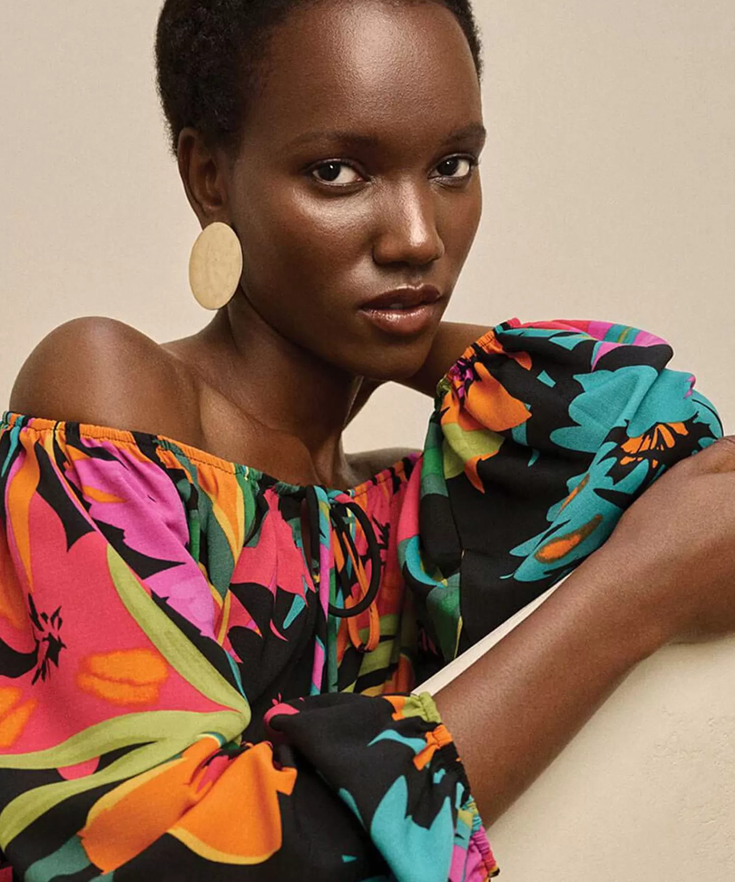 Joseph Ribkoff Top Con Hombros Descubiertos Y Flores Tropicales Cheap