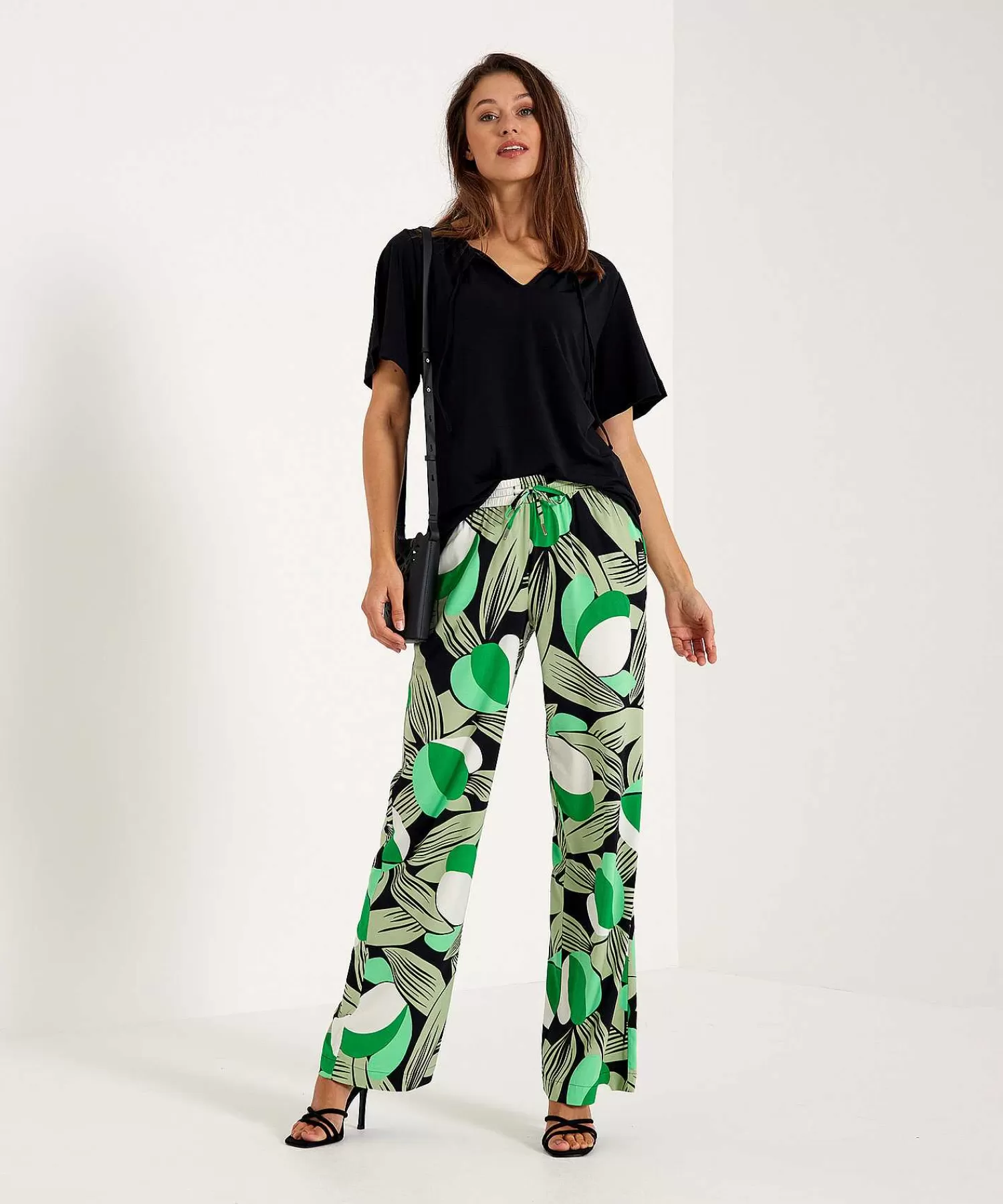KYRA Pants Flor Moderna Bibianna Fashion