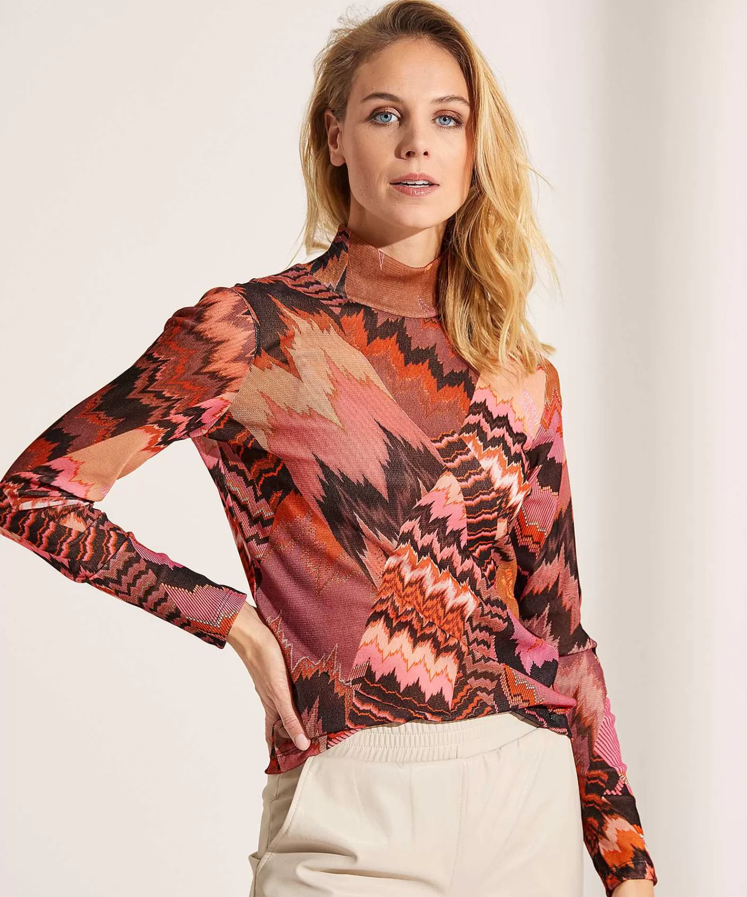 Marc Cain Sports Top De Malla Suave Con Estampado De Montana Clearance