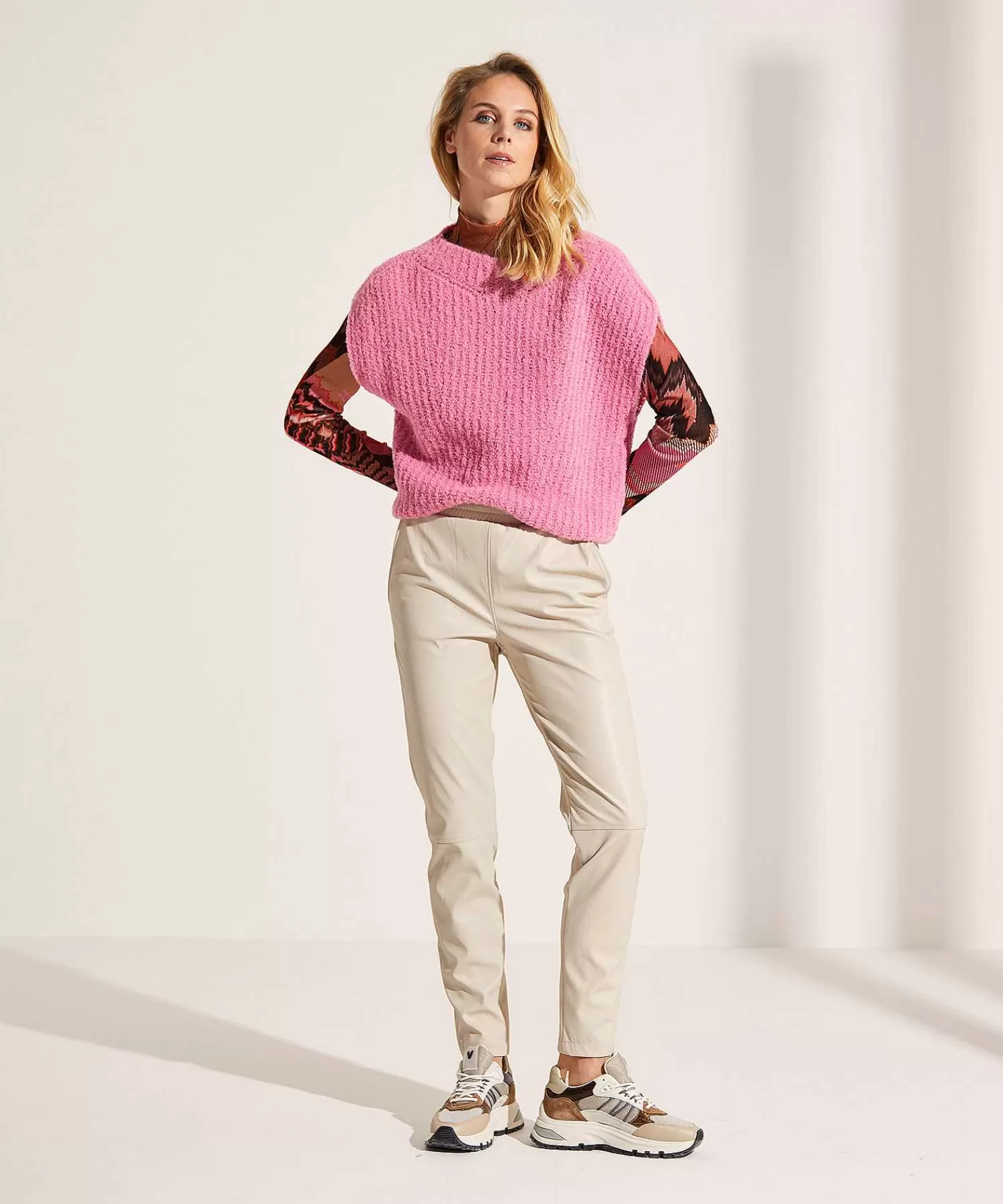 Marc Cain Sports Top De Malla Suave Con Estampado De Montana Clearance