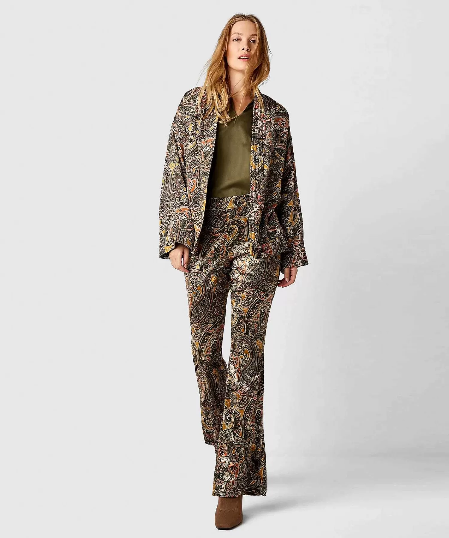 Summum Pantalon Acampanado Terciopelo Paisley New