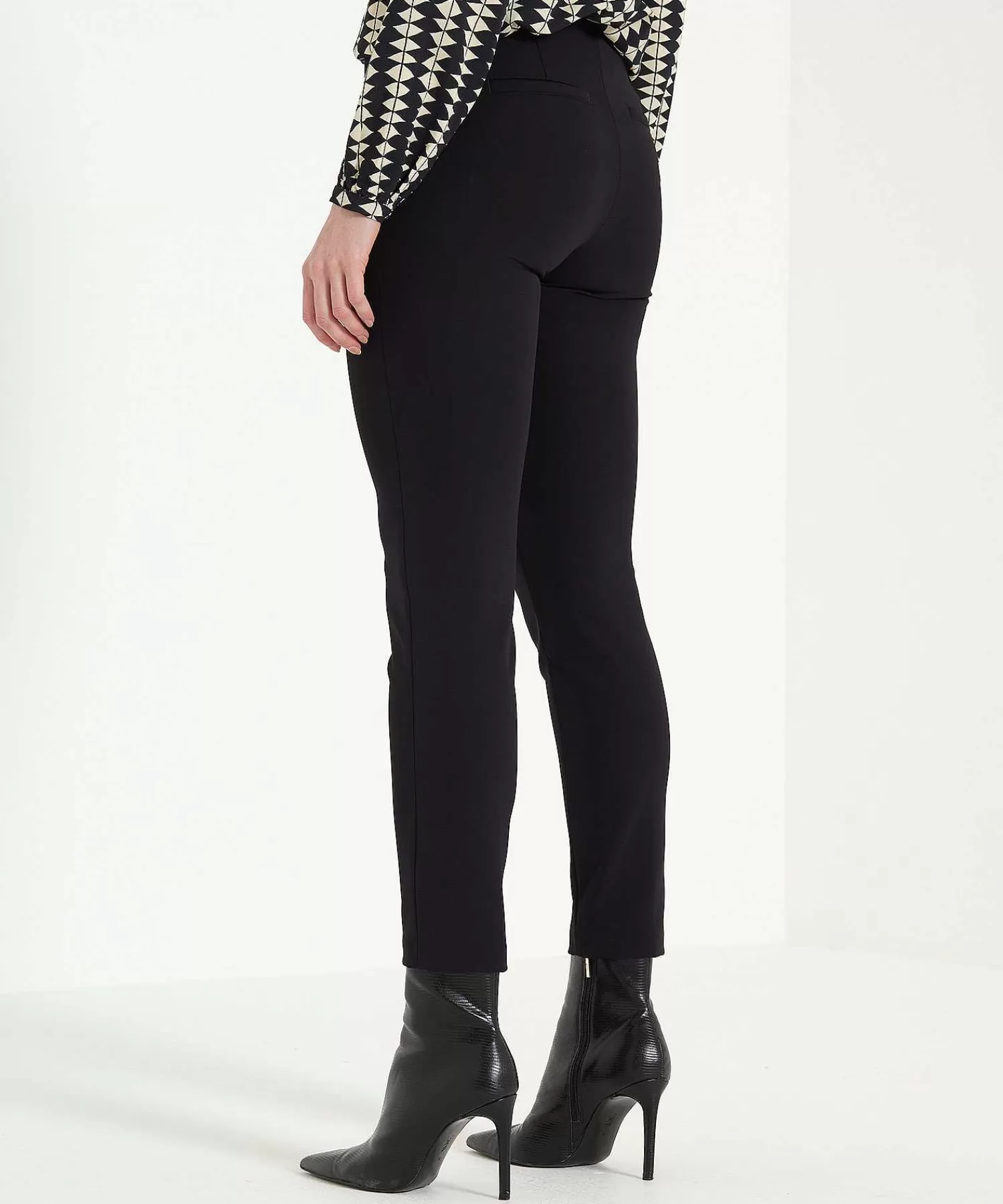 Cambio Pantalon Techno Suave Con Costura Parcial Ros Store