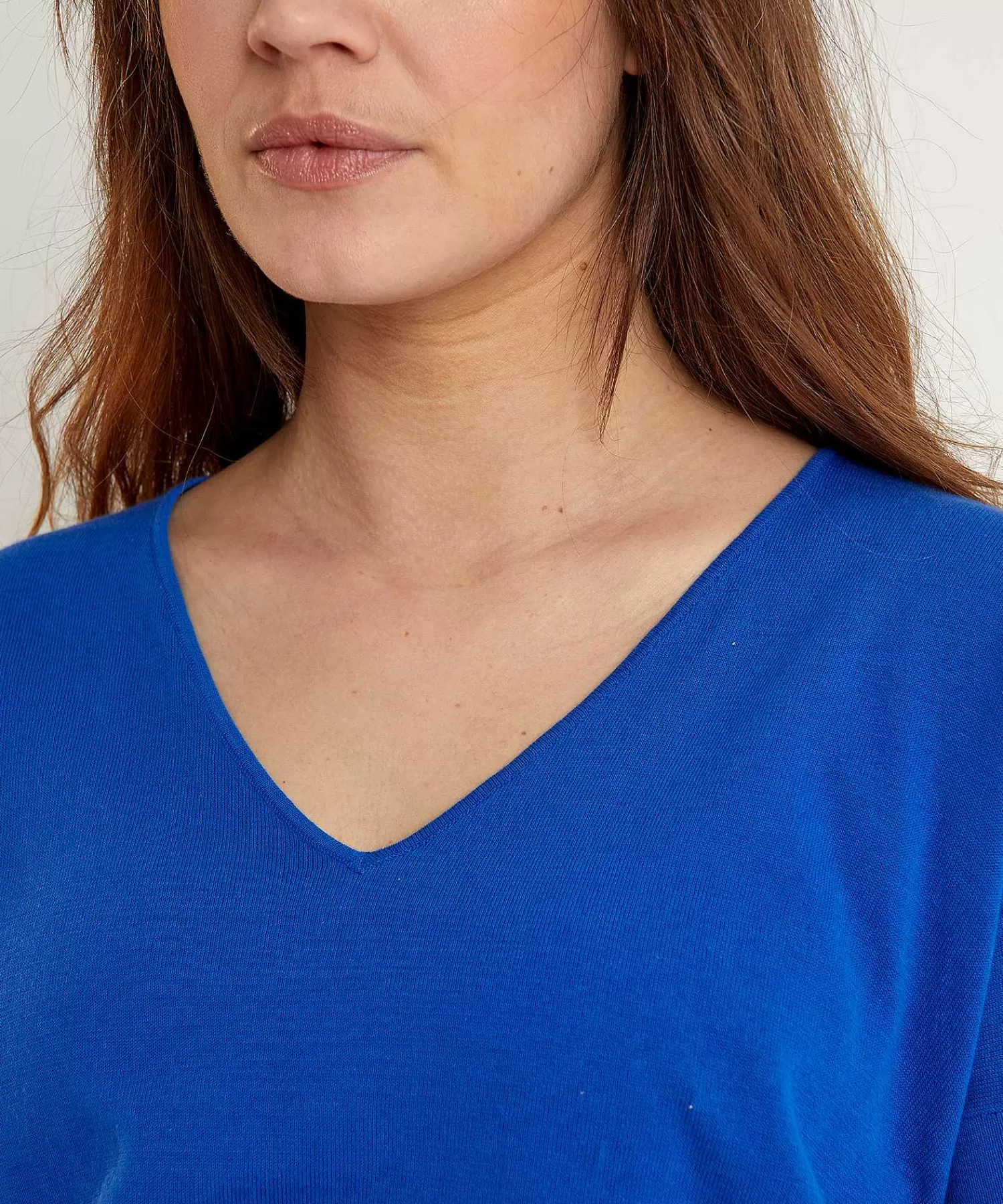 KYRA Sueter Cuello En V Avy Store