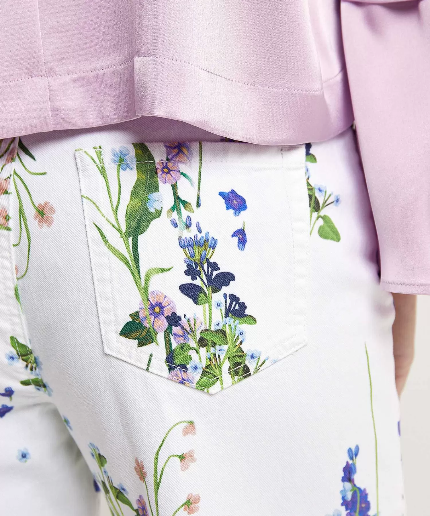 Marc Cain Collections Vaqueros Capri Con Estampado Floral De Marc Cain Wylie Cheap