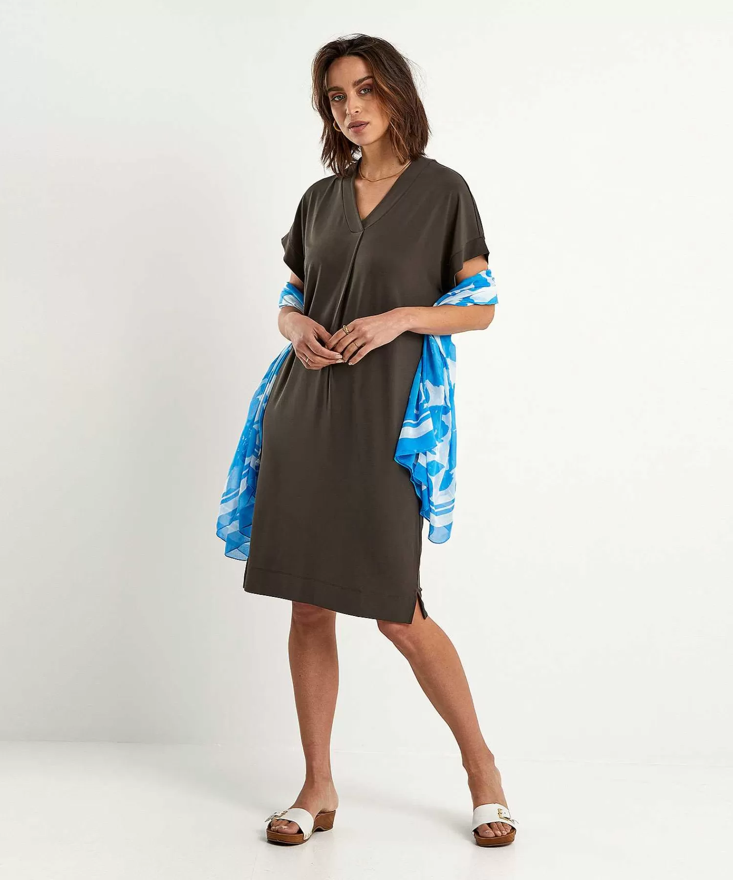 KYRA Vestido Ajustado Con Cuello En V Y Disco Discount