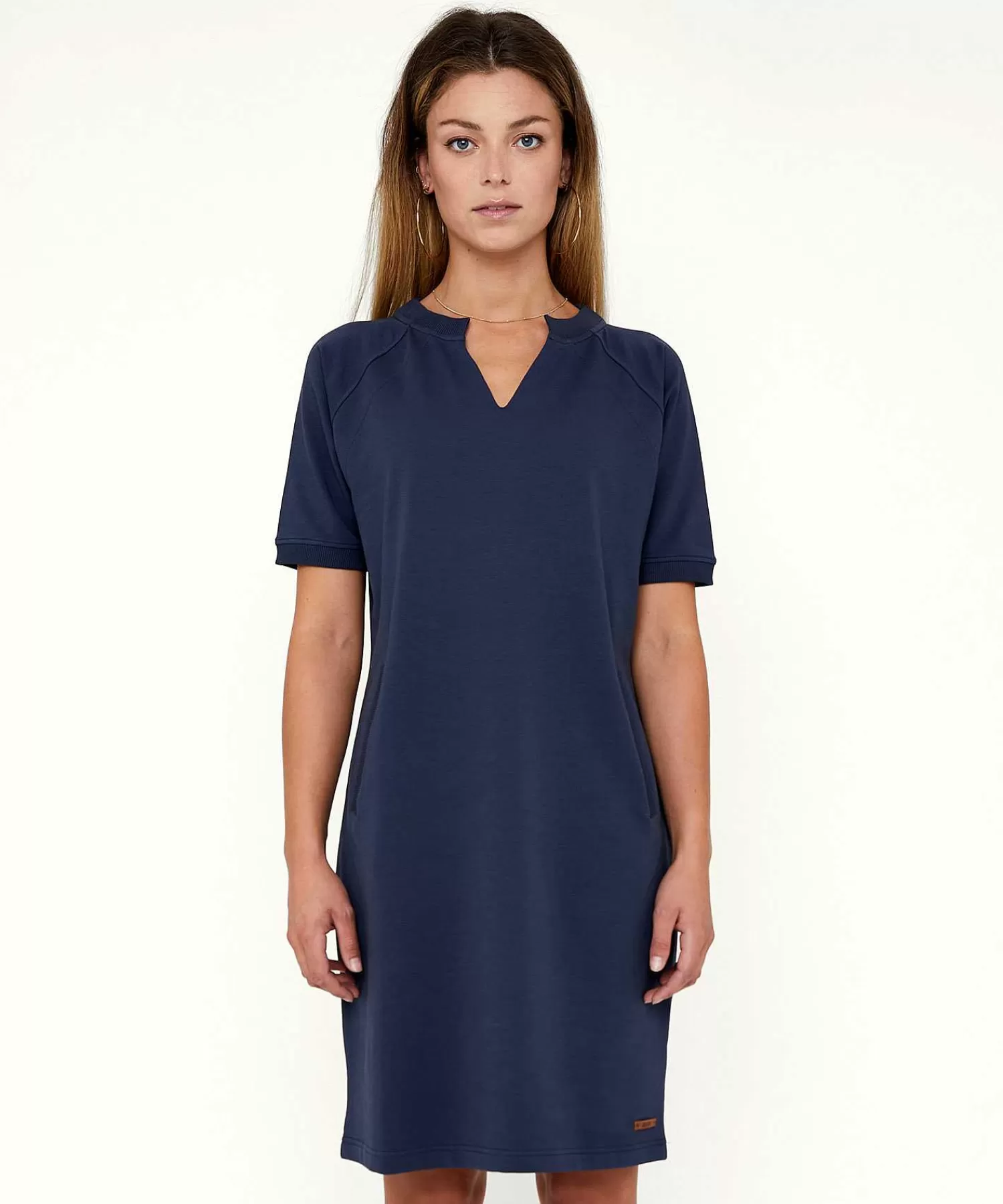 Moscow Vestido Deportivo Moscu Con Cuello En V Salvaje Store