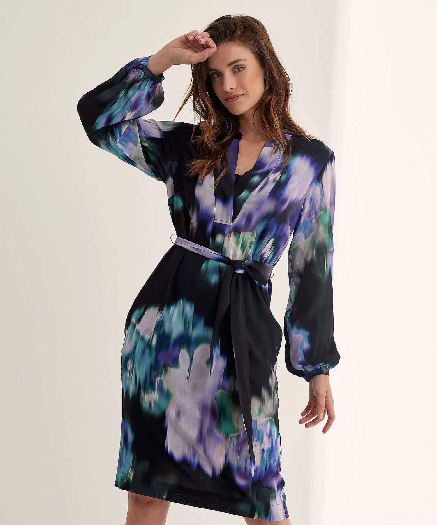 KYRA Vestido Con Cinturon Y Estampado De Flores Destenidas Willy Best