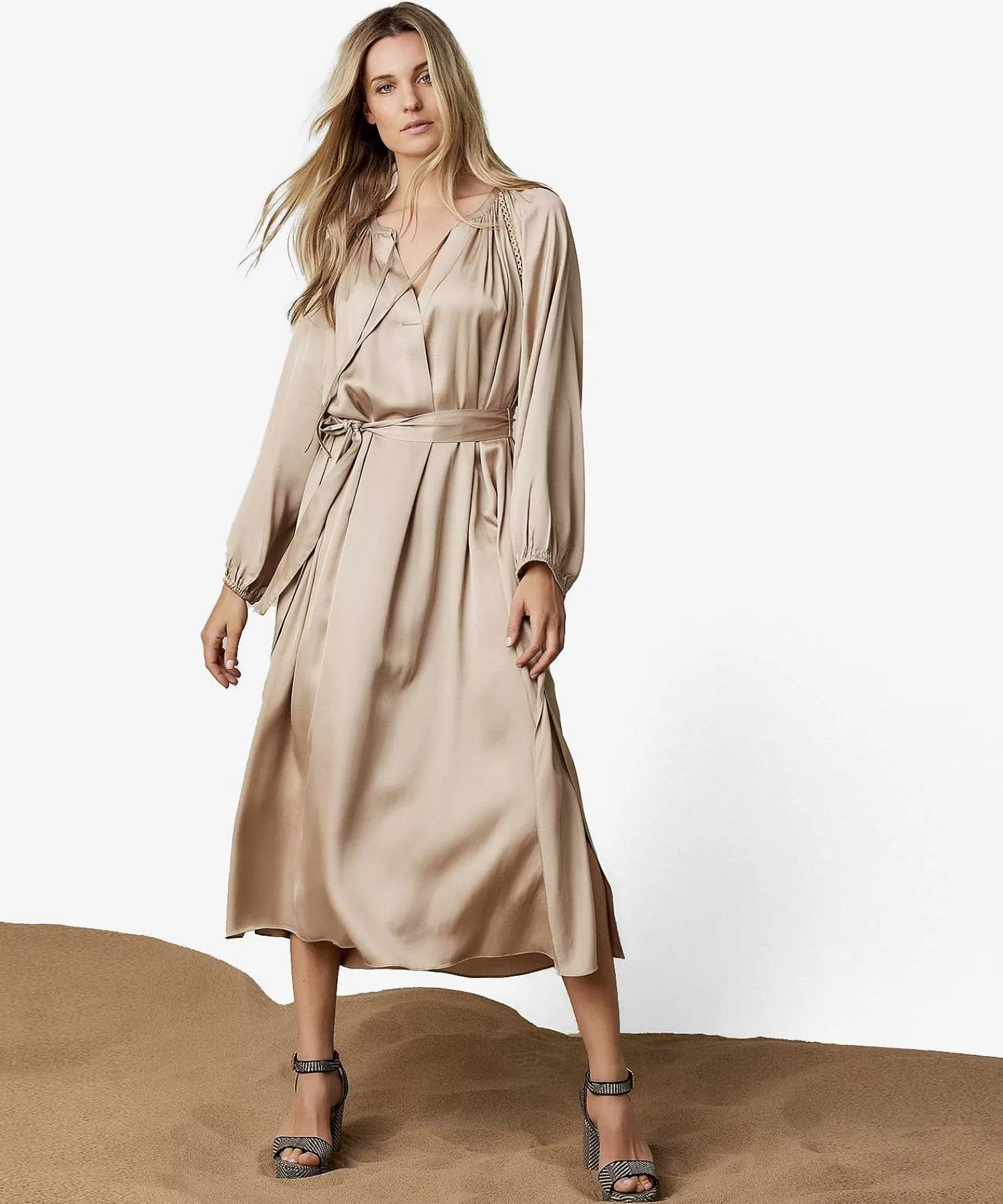 Summum Vestido Sedoso Con Cinturon Hot